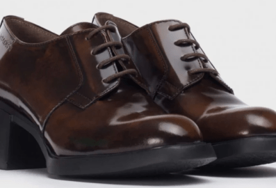 Soulier à talon bloc pour femme en cuir brun lustré