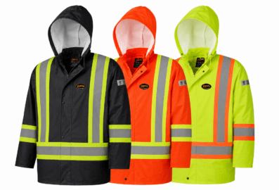 Habits de pluie ignifuges